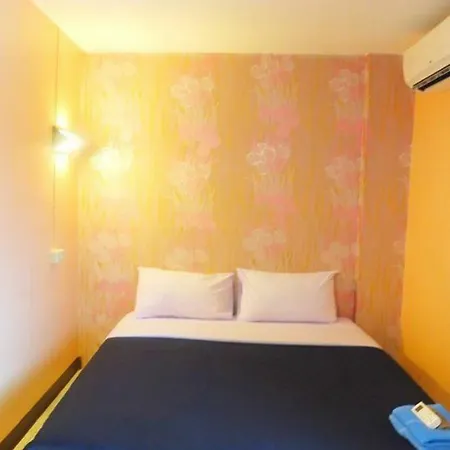 Oyo 348 Saithong Place